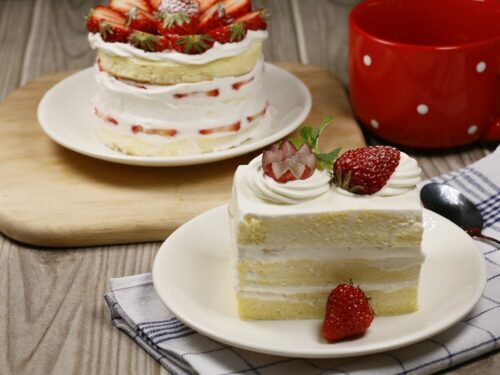 small cake, baking, tasty-2142073.jpg